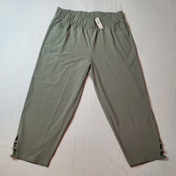 T by Talbots Women's Size MP NWT Activewear Crop Pants Green - Picture 4 of 8